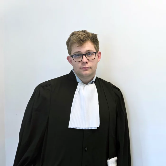 Christophe-Peeters-Avocat-La-Louviere-bandeau-toge-001 a-propos